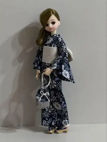 리카짱 유카타 (핸드메이드) 네이비 꽃무늬