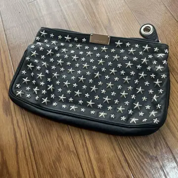 JIMMYCHOO 블랙 가죽 별 모양 스터드 클러치백