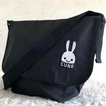 큔 숄더백 메신저 나일론 블랙 자수 로고