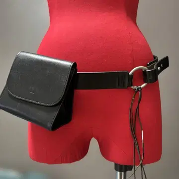 센소유니코 블랙 가죽 웨스트 파우치