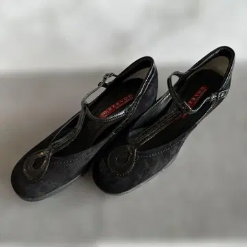 aravon by newbalance 블랙 T 스트랩 펌프스