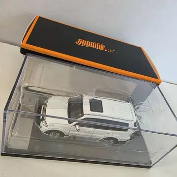 Shadow Pro 1/64 미쓰비시 파제로 V97 화이트