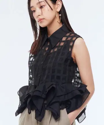 새상품 Narcissus 블록 프릴 슬리브리스 블랙 여성용 시어