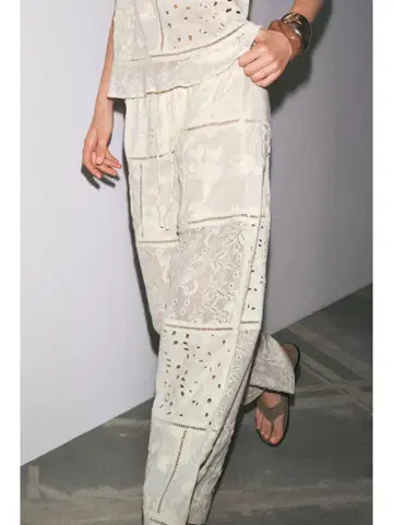이번 시즌 완판 ZARA 패치워크 자수 팬츠 M ZW COLLECTION