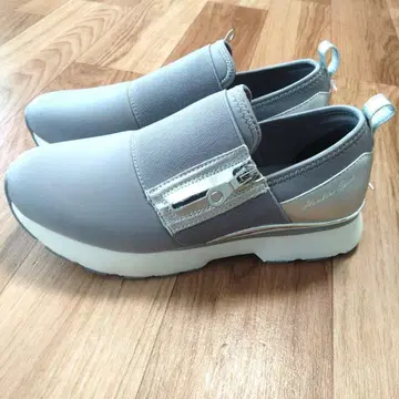 [미사용 새상품] 예쁜 스니커즈 24.5cm