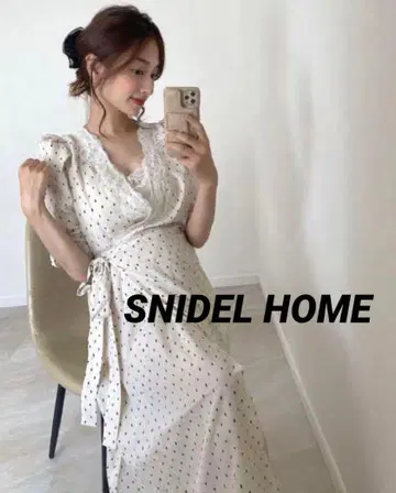 새상품급 칸자키 메구미 콜라보 스나이델 홈 도트 퍼프 슬리브 롱 원피스