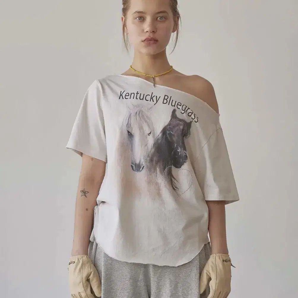 SCULPTOR | 스컬프터 Sculptor Sheriff Cut Out Tee Dirty White