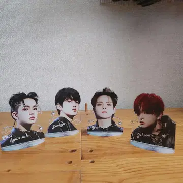 TREASURE 아크릴 스탠드 세트 4개