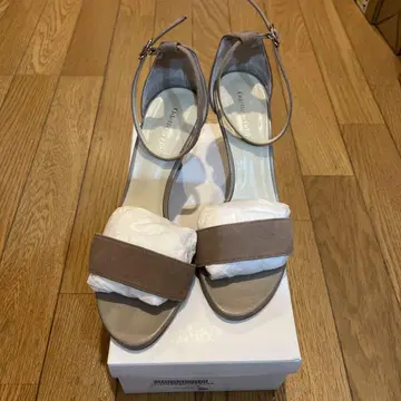 베이지 스트랩 샌들 힐 8cm
