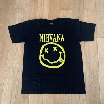 NIRVANA 스마일 T셔츠 L사이즈