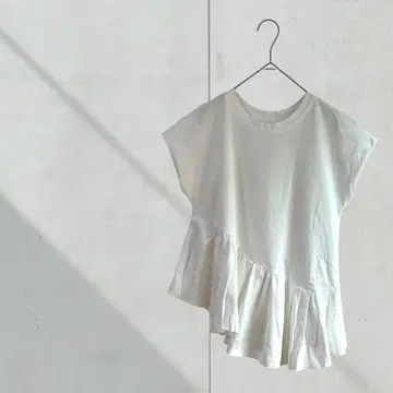 3402 [루프트 로브] 페플럼 티셔츠 변형 화이트 M 심플