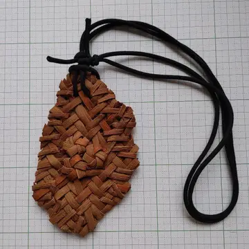 산포도 뜨개질 목걸이