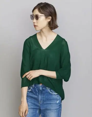 유나이티드 애로우즈 홀가먼트 백 볼륨 V넥 니트 그린