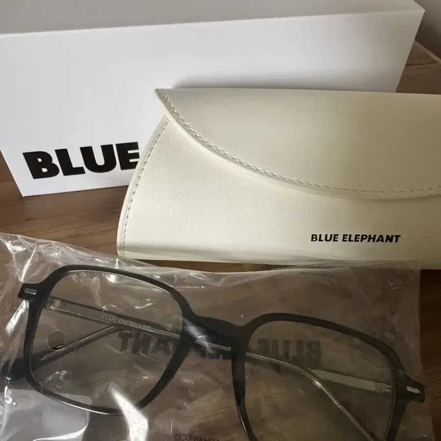Blue Elephant glasses audrey black #블루엘리펀트,#안경,#블랙