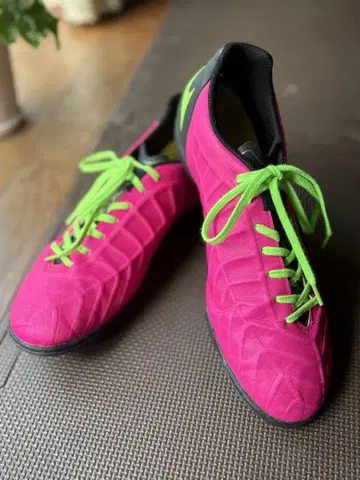 축구화 스파이크 핑크 그린