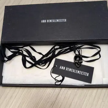 ANN DEMEULEMEESTER 스컬 목걸이