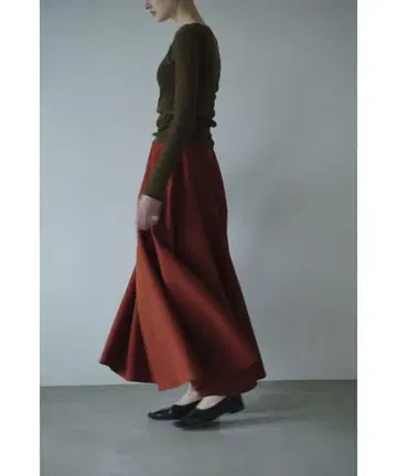 CLANE VOLUME FLARE MAXI SKIRT