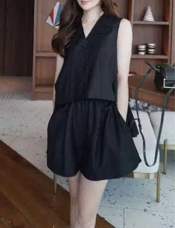 [미사용 새상품] Hyeon 헤욘 blossom gilet 베스트 블랙