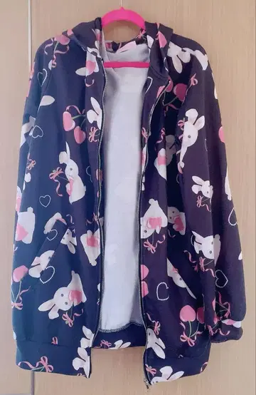 토끼 후드티