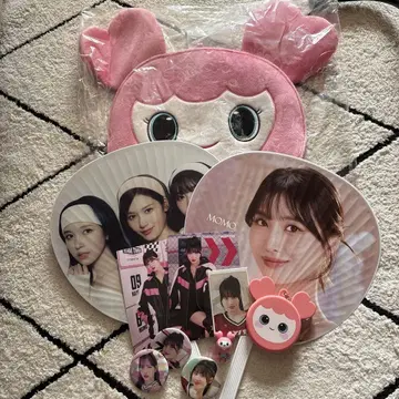 TWICE MOMO 굿즈 세트!