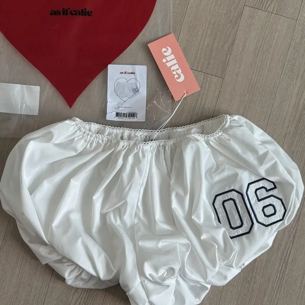【韓国as if calie アズイフカリー】06 LOVELY BALLOON SHORTS Asifcally 06 Lovely Balloon Short Sleeve White #에즈이프캘리