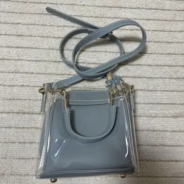 연한 하늘색 백 titivate