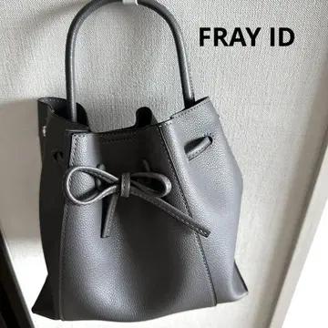 프레이아이디 FRAY ID 메탈 핸들 백 리본 백