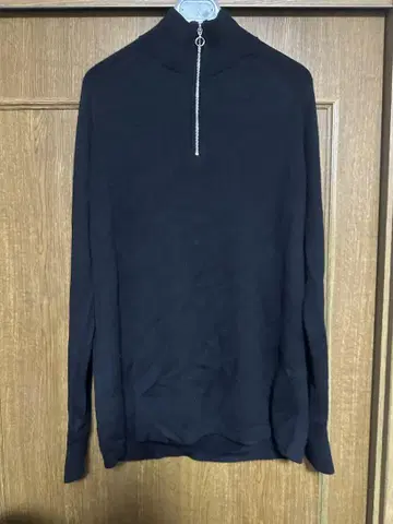 H&M 블랙 하이넥 스웨터