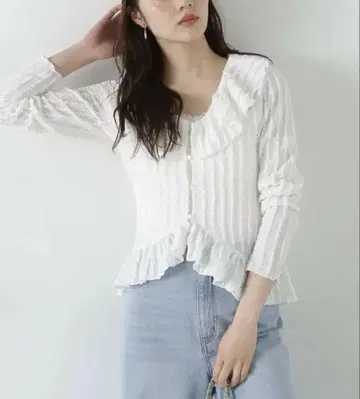PROPORTION BODY DRESSING 시어 프릴 가디건