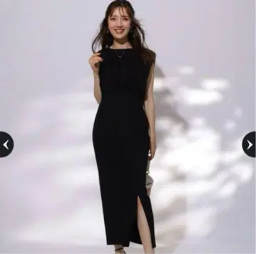 아푸와이저 리셰 타이트 슬릿 컷 원피스 블랙 슬리브리스 XS