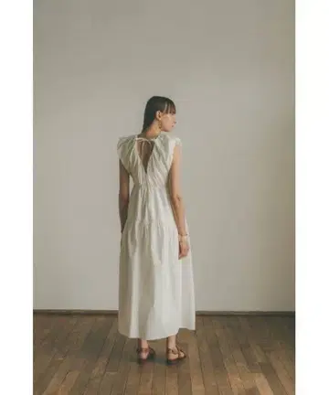 BROAD SHOULDER ONE PIECE/CLANE