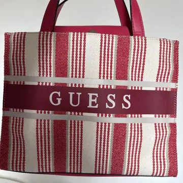 GUESS 스트라이프 토트백 빨흰