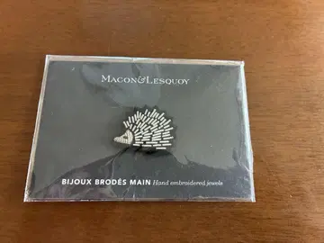 [새상품] MACON & LESQUOY 고슴도치 자수 브로치