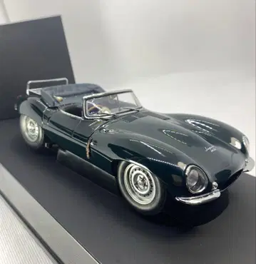 JAGUAR XKSS 오토아트 1/18 맥퀸