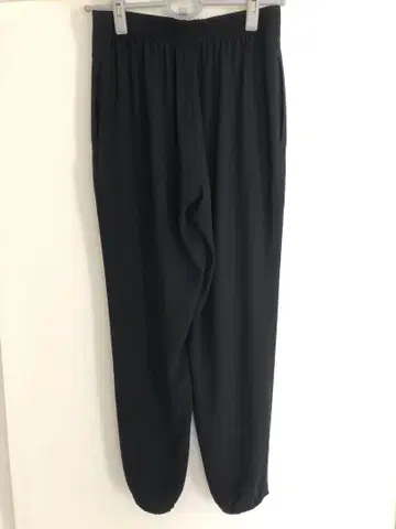 띠어리 Powder Crepe Jogger 블랙 팬츠