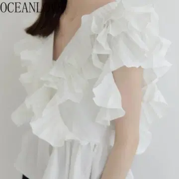 프릴 화이트 V넥 셔츠 볼륨 슬리브 새상품 화이트 블라우스