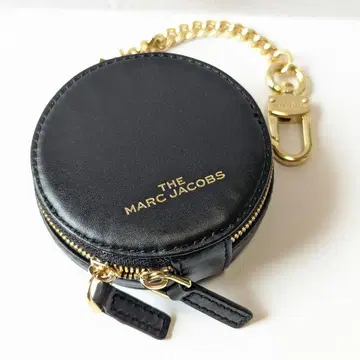 [택 포함 새상품] Marc Jacobs 코인 케이스 소품함 백참 블랙