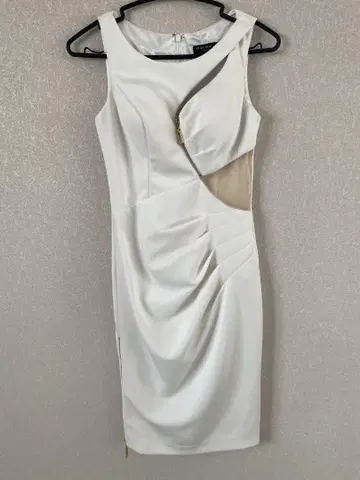 JEAN MACLEAN 화이트 타이트 드레스 슬릿