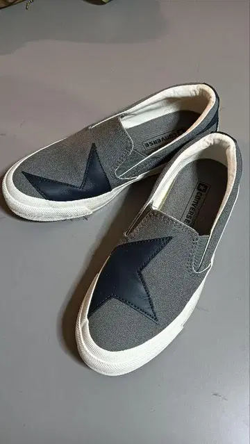 컨버스 슬립온 스니커즈 그레이/네이비 23.5cm 중고