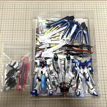 HG 건담 프라모델 [SEED FREEDOM] 3체 소조립 완성품