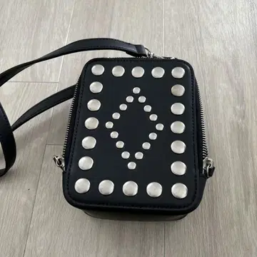 MOUSSY 스터드 숄더백