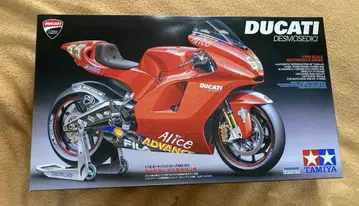 타미야 1/12 DUCATI DESMOSEDICI