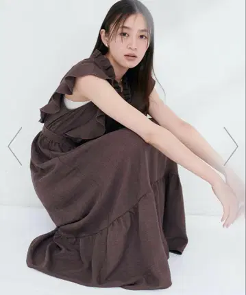 내추럴 꾸뛰르 프릴 카슈쿨 원피스