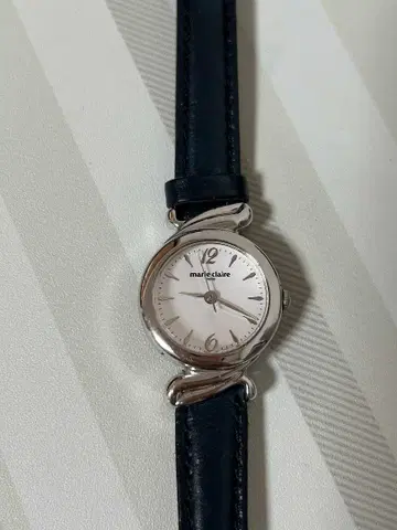 새상품급 marie claire 여성 손목시계 작동품