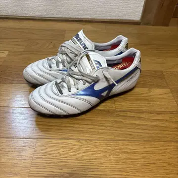 Mizuno Morelia 축구화 화이트/블루 한정판