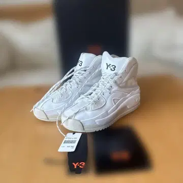 Y-3 화이트 하이컷 스니커즈
