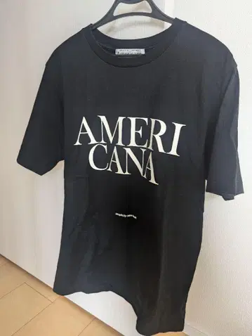 [ 뮤즈 두지엠 클라세 ] AMERICANA 티셔츠 블랙