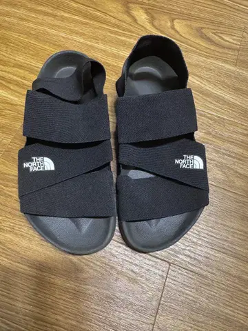 THE NORTH FACE 블랙 샌들