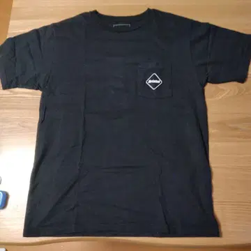 FCRB 포켓 티셔츠 사이즈 M 블랙 SOPH UE
