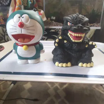 도라에몽 고질라 저금통